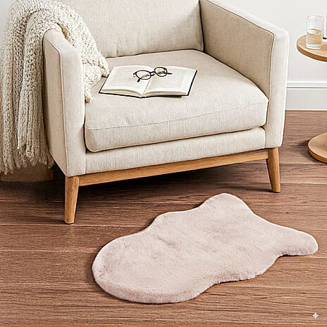 HUSH HAVEN Faux Fur Accent Rug (90 x 60 cm) - Ivory