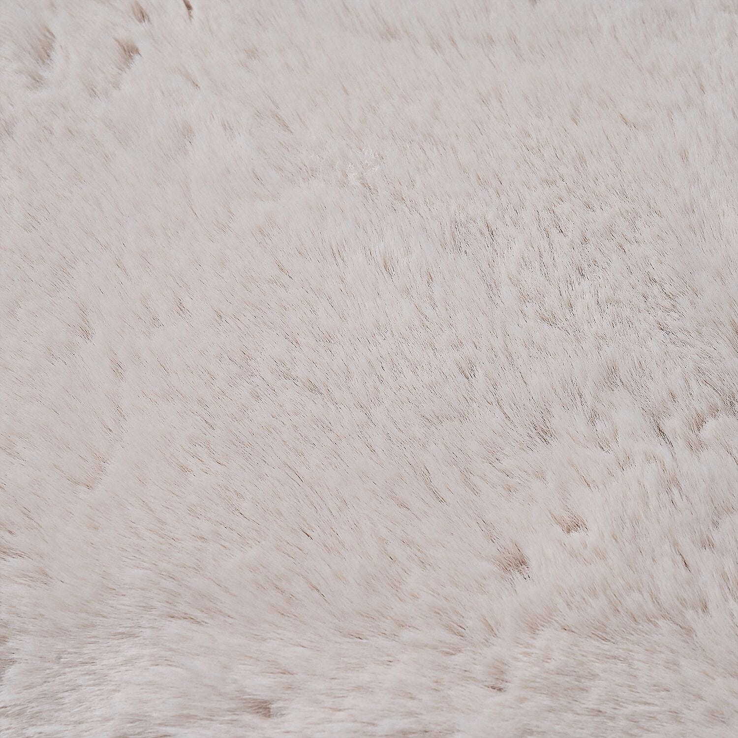 HUSH HAVEN Faux Fur Accent Rug (90 x 60 cm) - Ivory