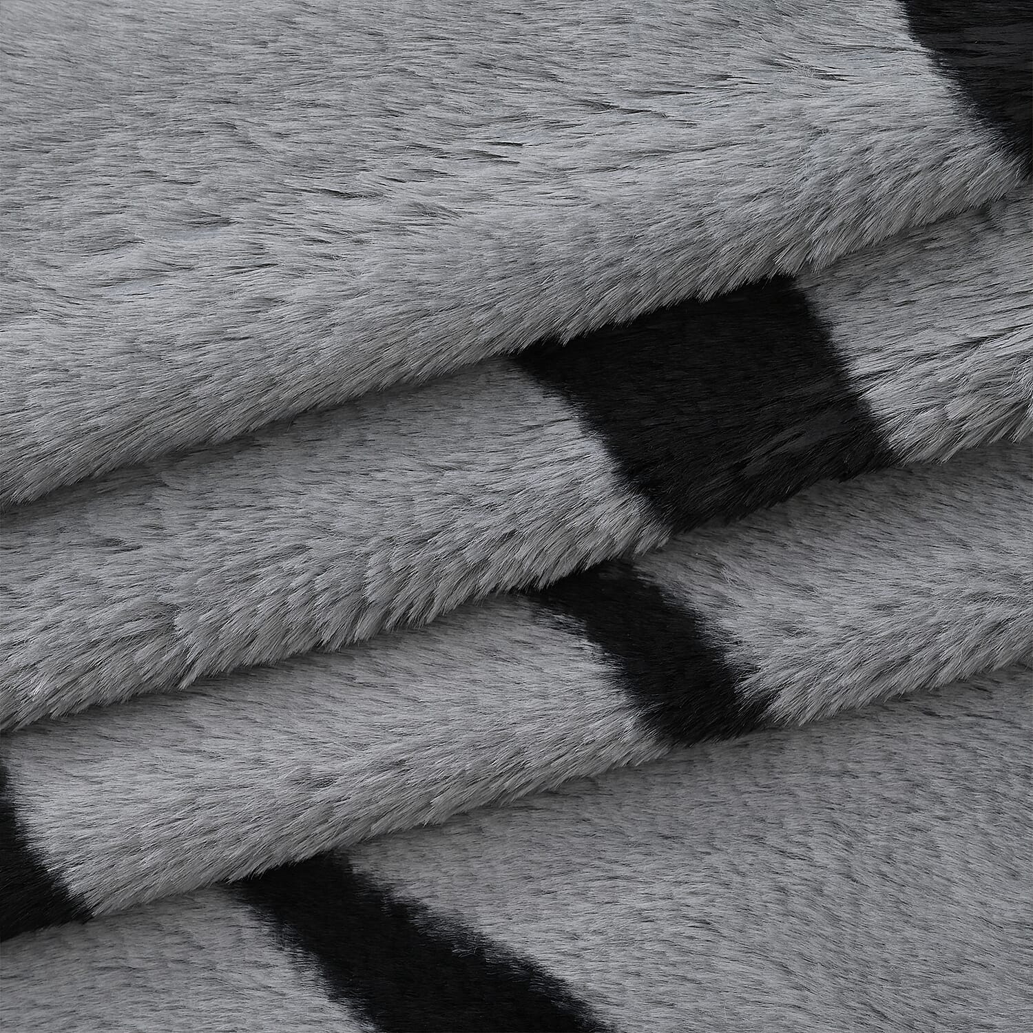 LIVMORE Zebra Print Faux Fur Cosy Blanket (200x150 cm) - Grey & Black, 560 GSM