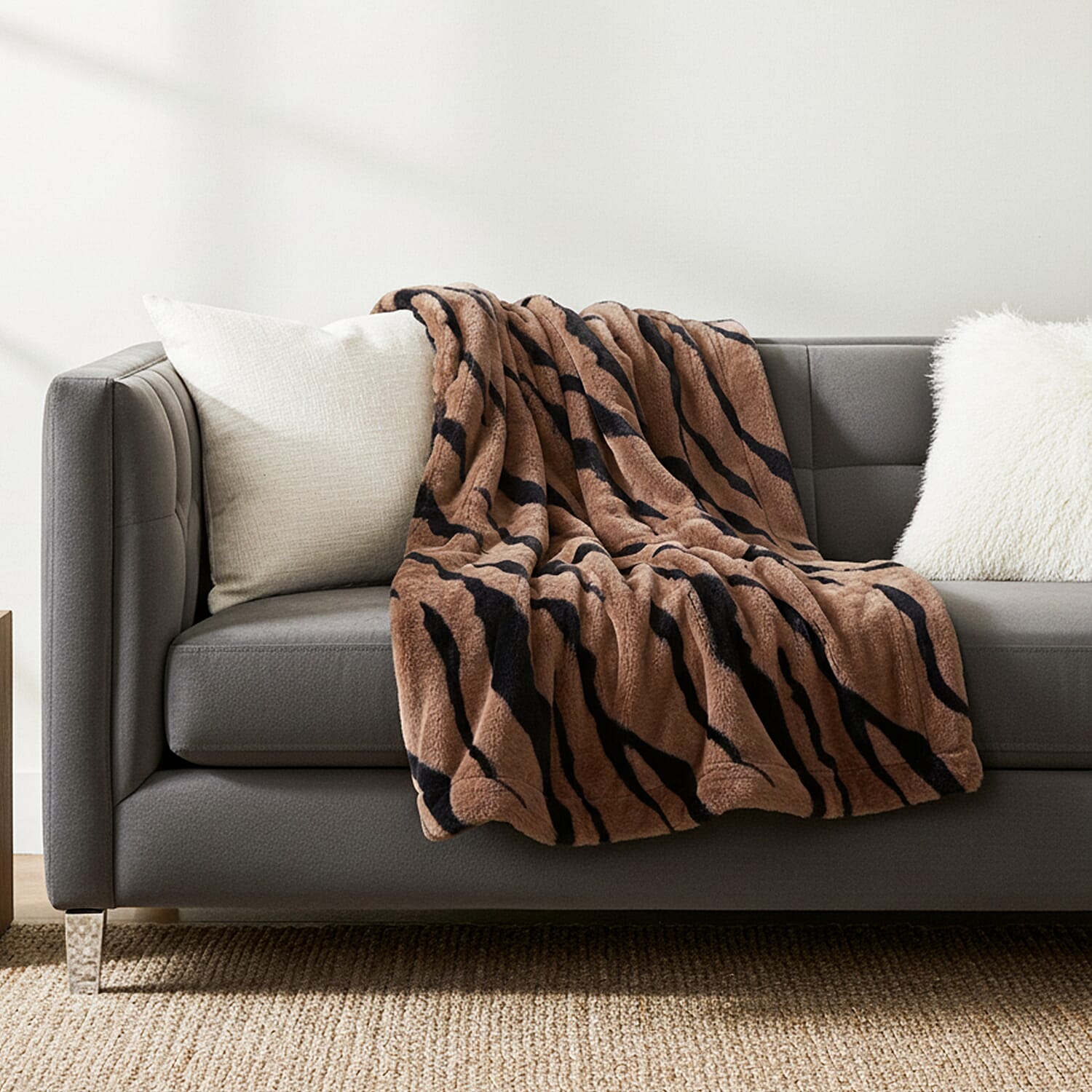 LIVMORE Zebra Print Faux Fur Cosy Blanket (200x150 cm) - Brown & Black, 560 GSM