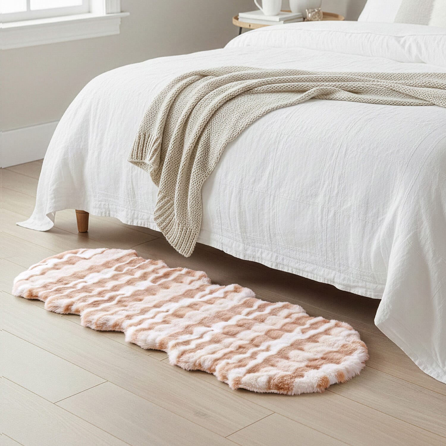 LIVMORE Luxury Collection - Faux Fur Bubble Pattern Rug with Foam Base (180x60 cm) - Cream & White