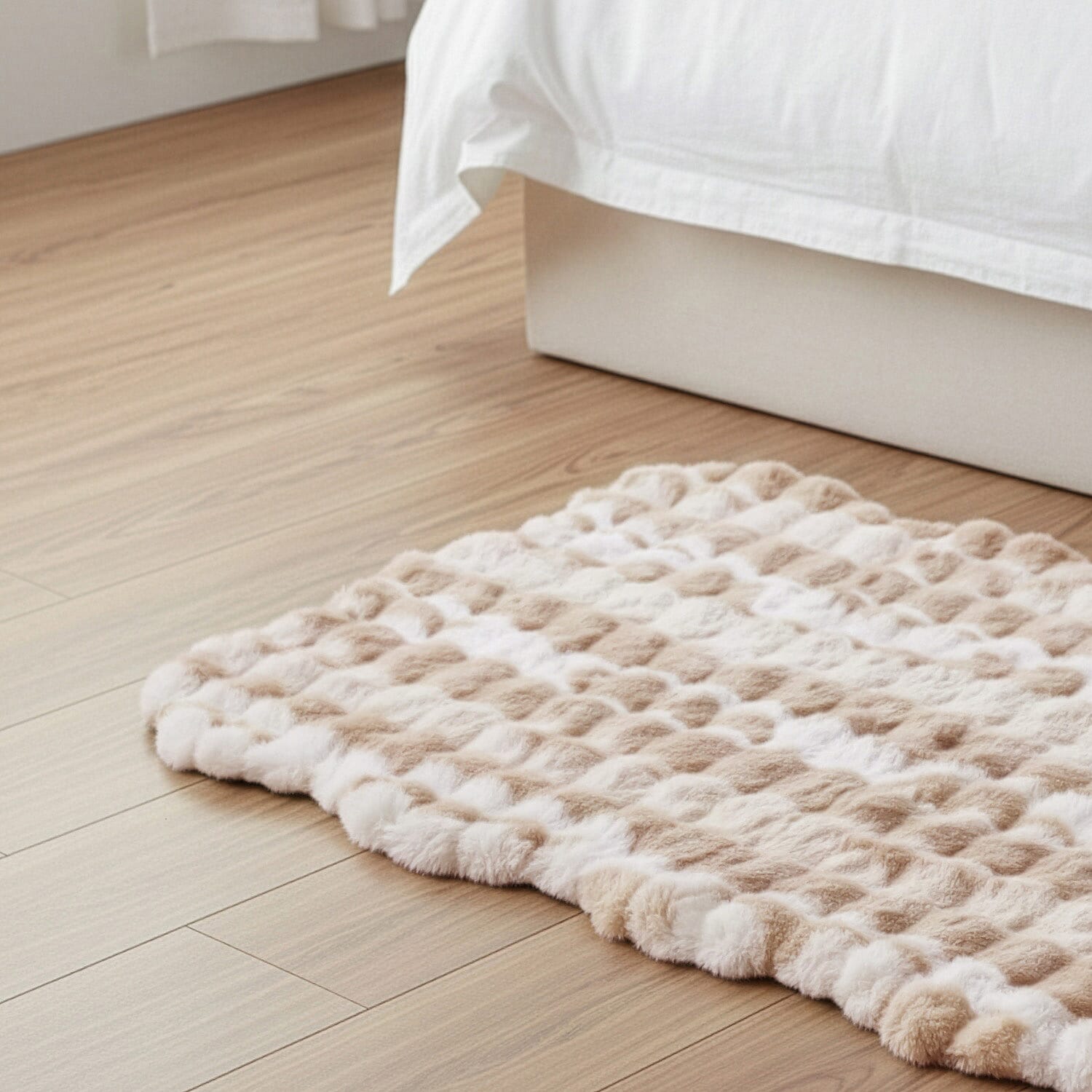 LIVMORE Luxury Collection - Faux Fur Bubble Pattern Rug with Foam Base (Size 180 x100 cm) - Cream & White