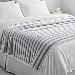 LIVMORE Stripe Pattern Faux Fur Cosy Blanket (200x150 cm) - Grey