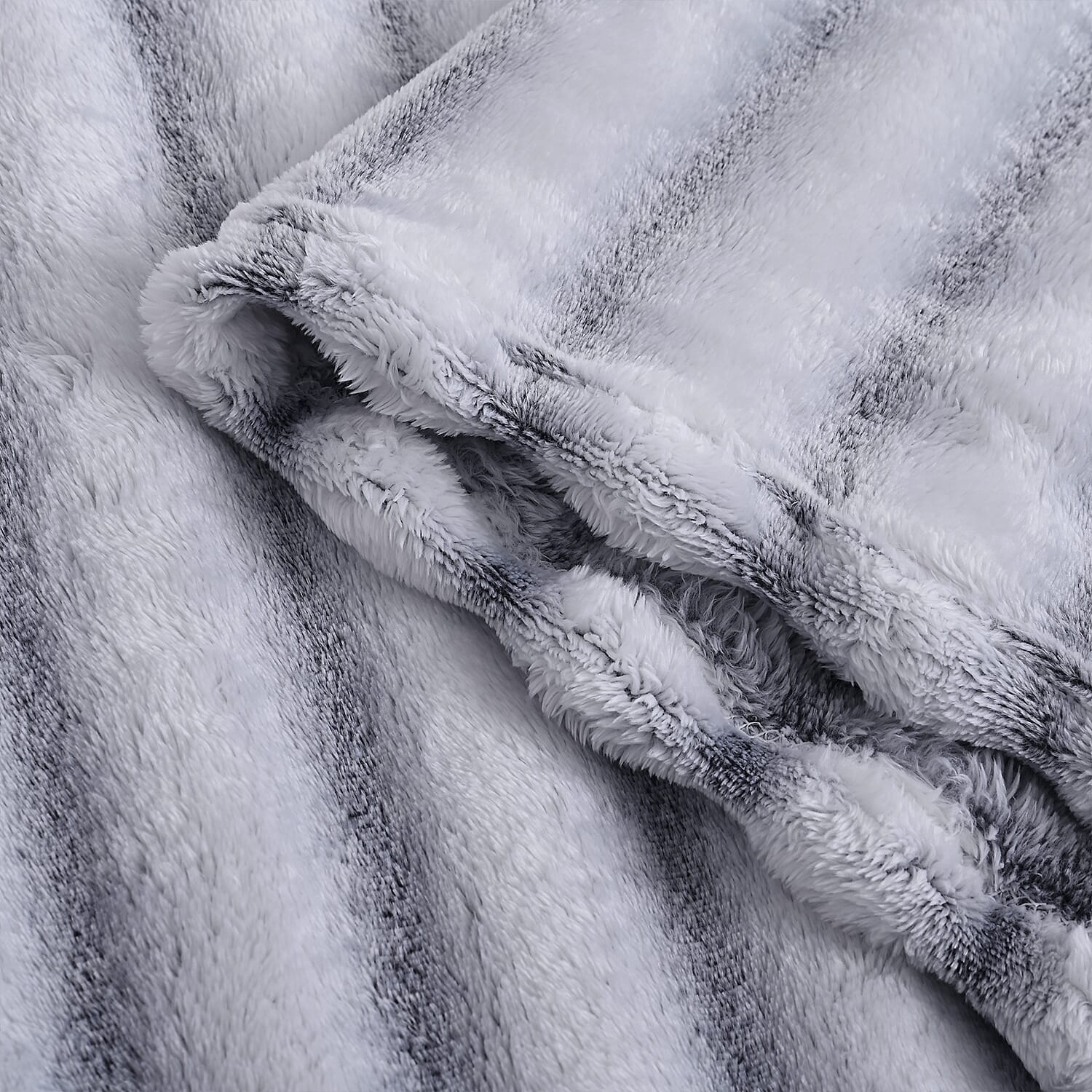 LIVMORE Stripe Pattern Faux Fur Cosy Blanket (200x150 cm) - Grey