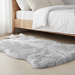 Homesmart Luxury Tip-Dyed Faux Fur Rug with Foam Base (100 x 60 cm) - White with Black