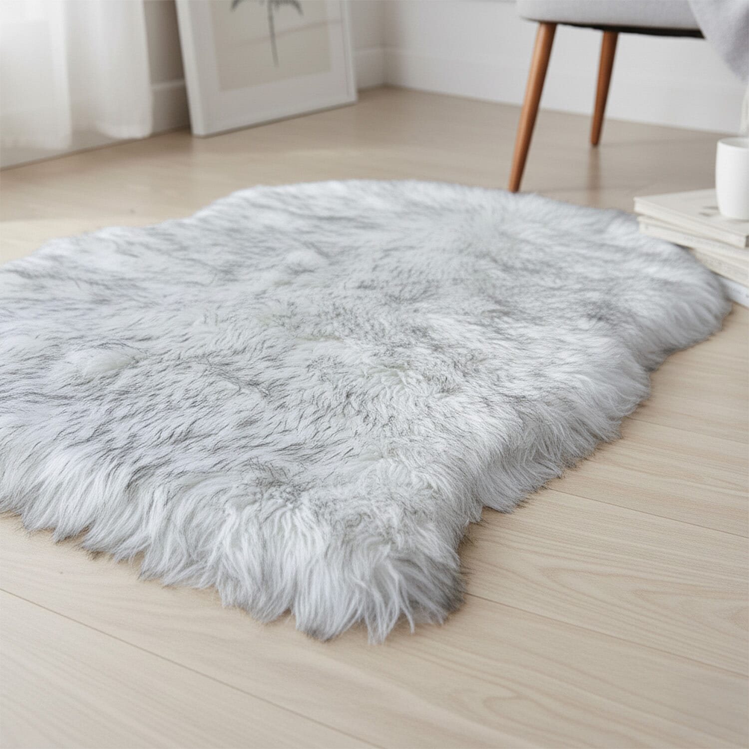 Homesmart Luxury Tip-Dyed Faux Fur Rug with Foam Base (100 x 60 cm) - White with Black