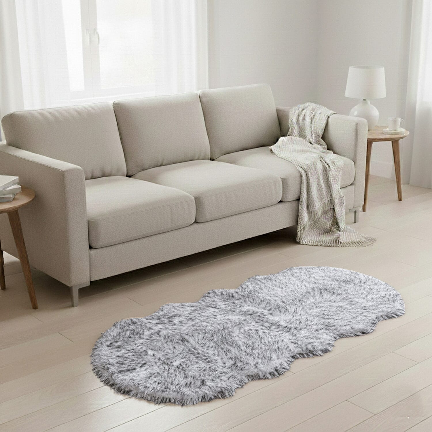 Homesmart Luxury Tip-Dyed Faux Fur Rug with Foam Base (180 x 60 cm) - Black & White