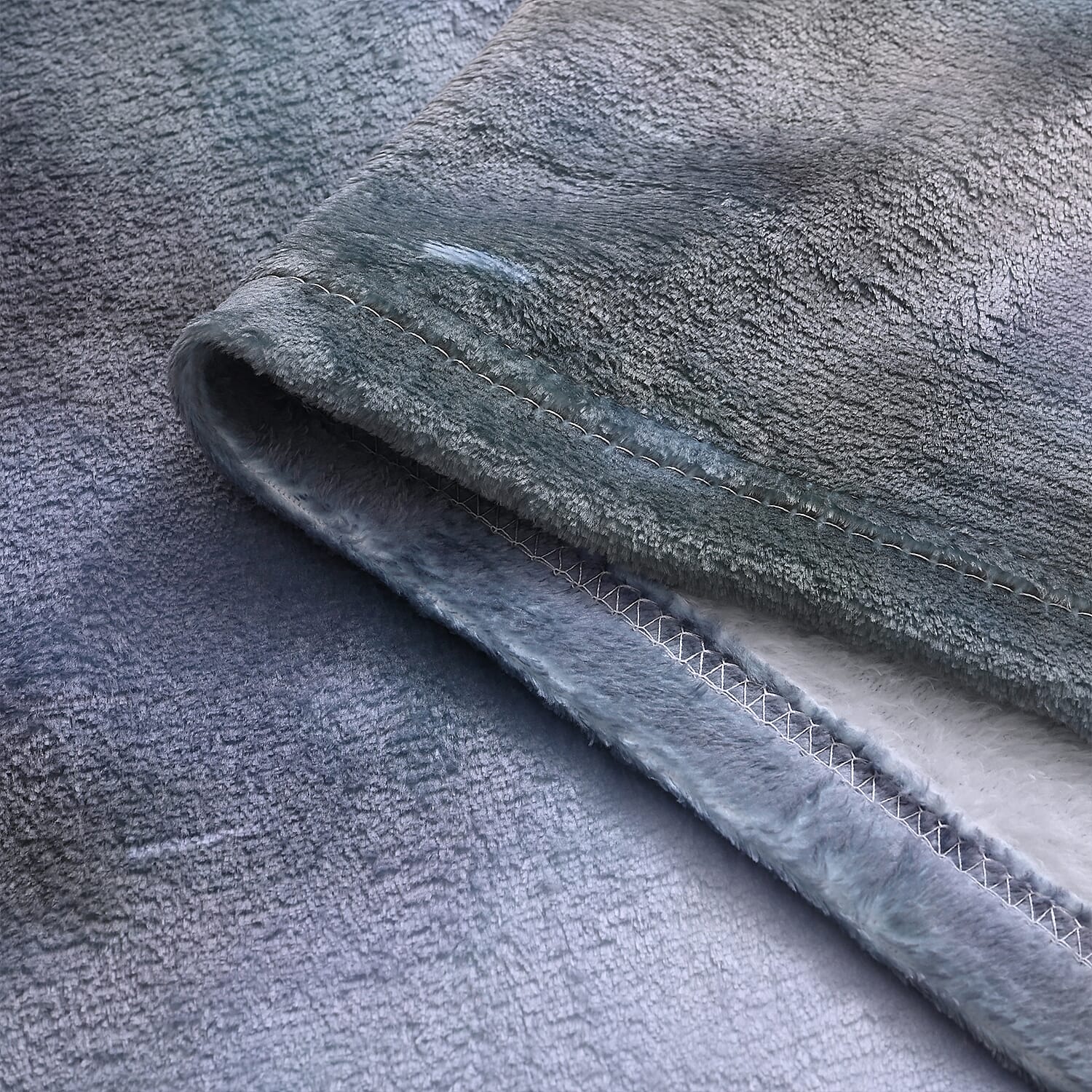 NEW Digital Printed Reindeer Blanket (Size 200x150 cm)