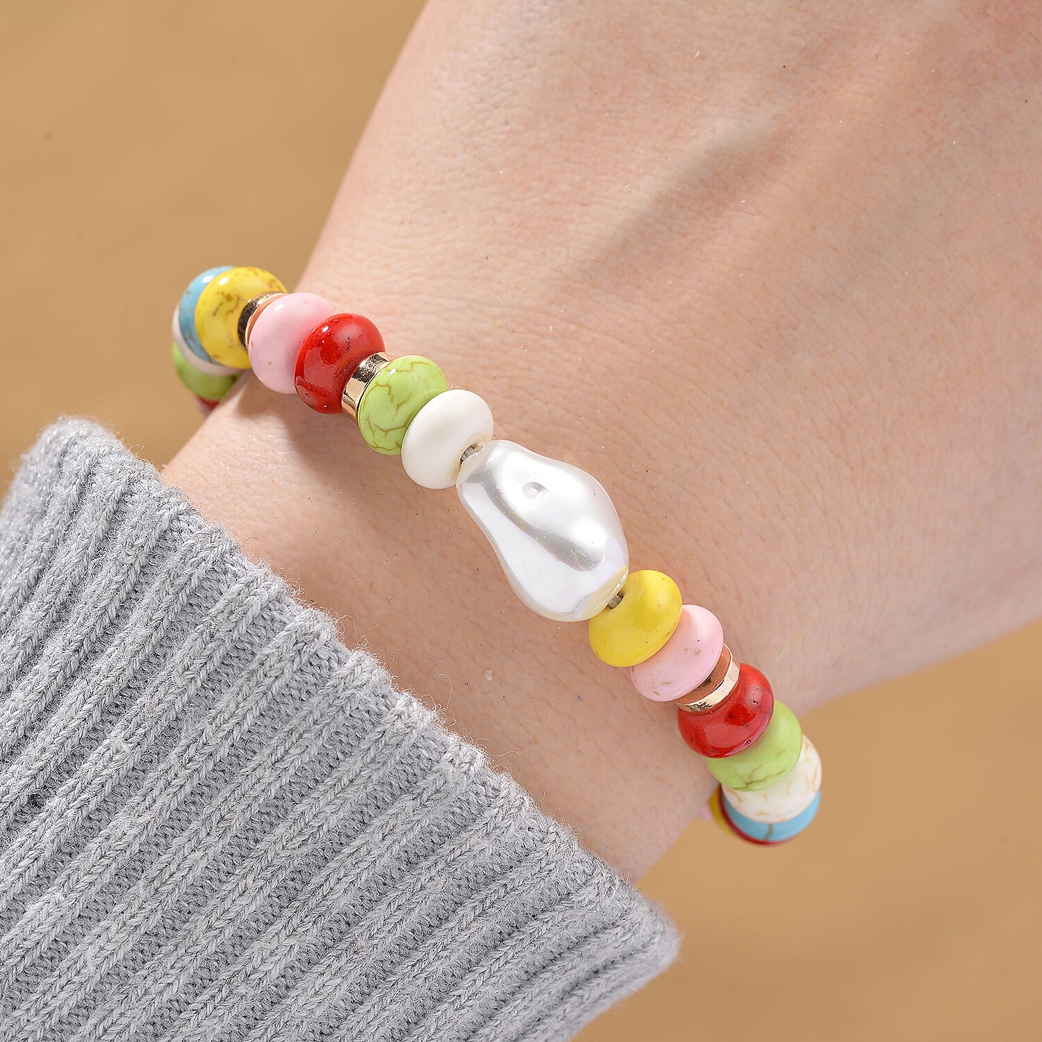 Constituted Multi Color Howlite & White Shell Pearl Bracelet (Size 7.5 - 2)  70.00 Ct.