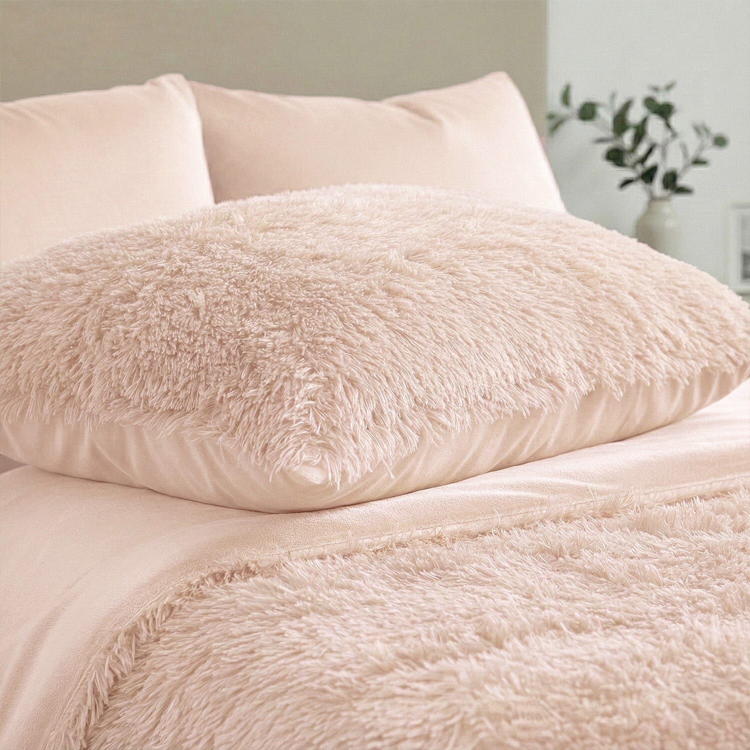 LIVMORE 6-Piece Faux Fur Comforter Set 