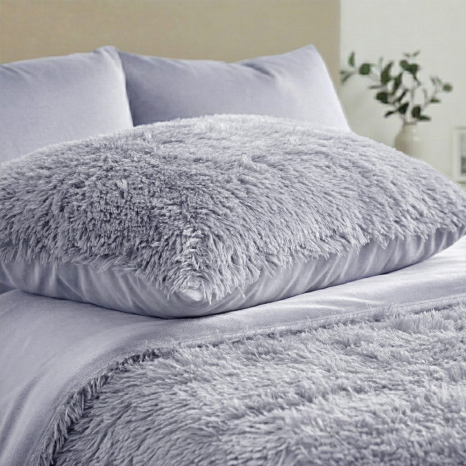 LIVMORE 6-Piece Faux Fur Comforter Set 