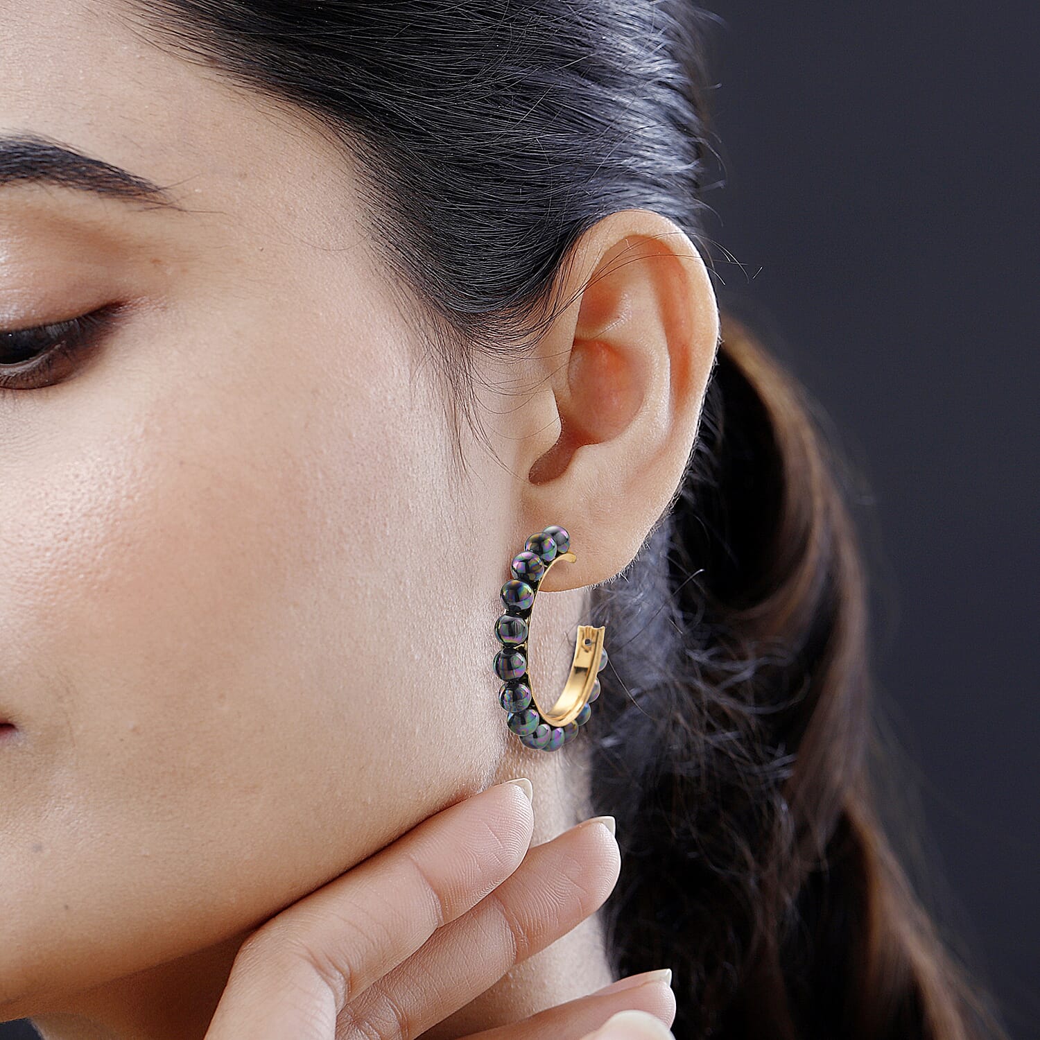 Peacock Color Shell Pearl Earring