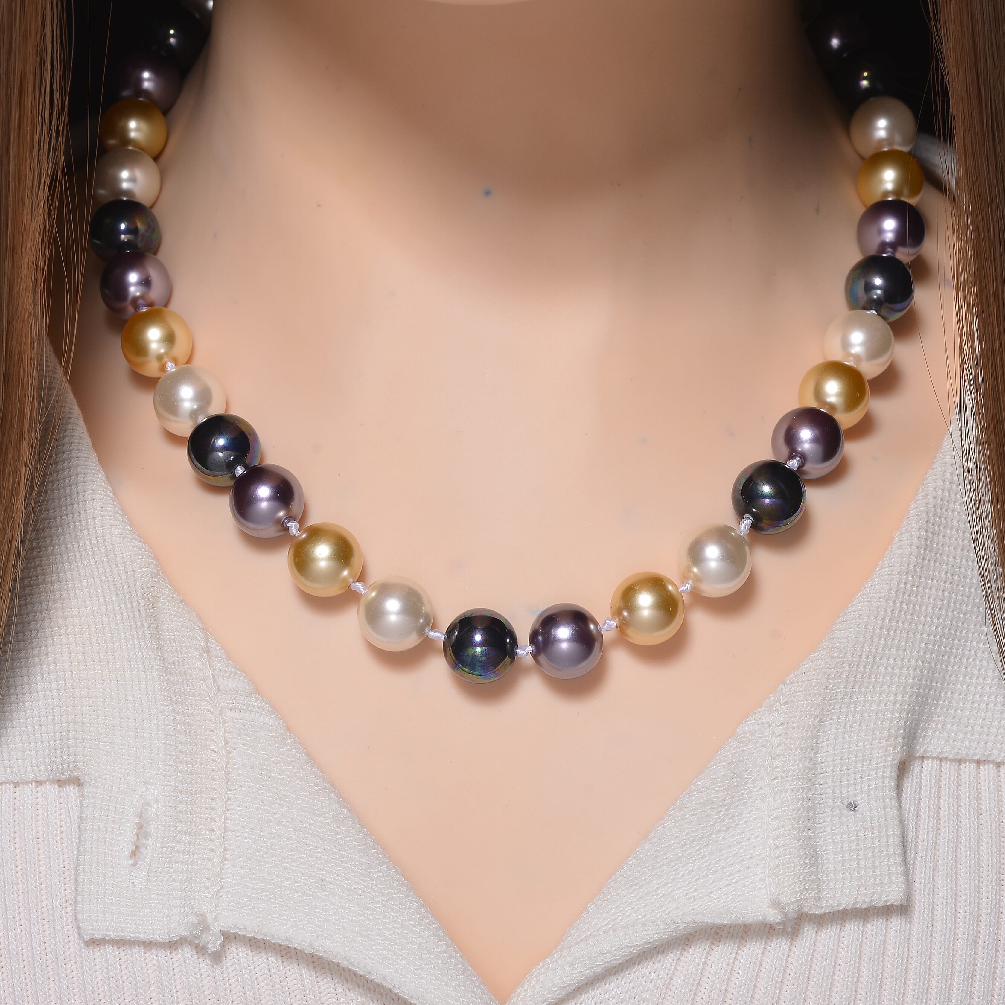Multi Color Shell Pearl Necklace (Size - 20) with Senorita Clasp 380.00 Ct.