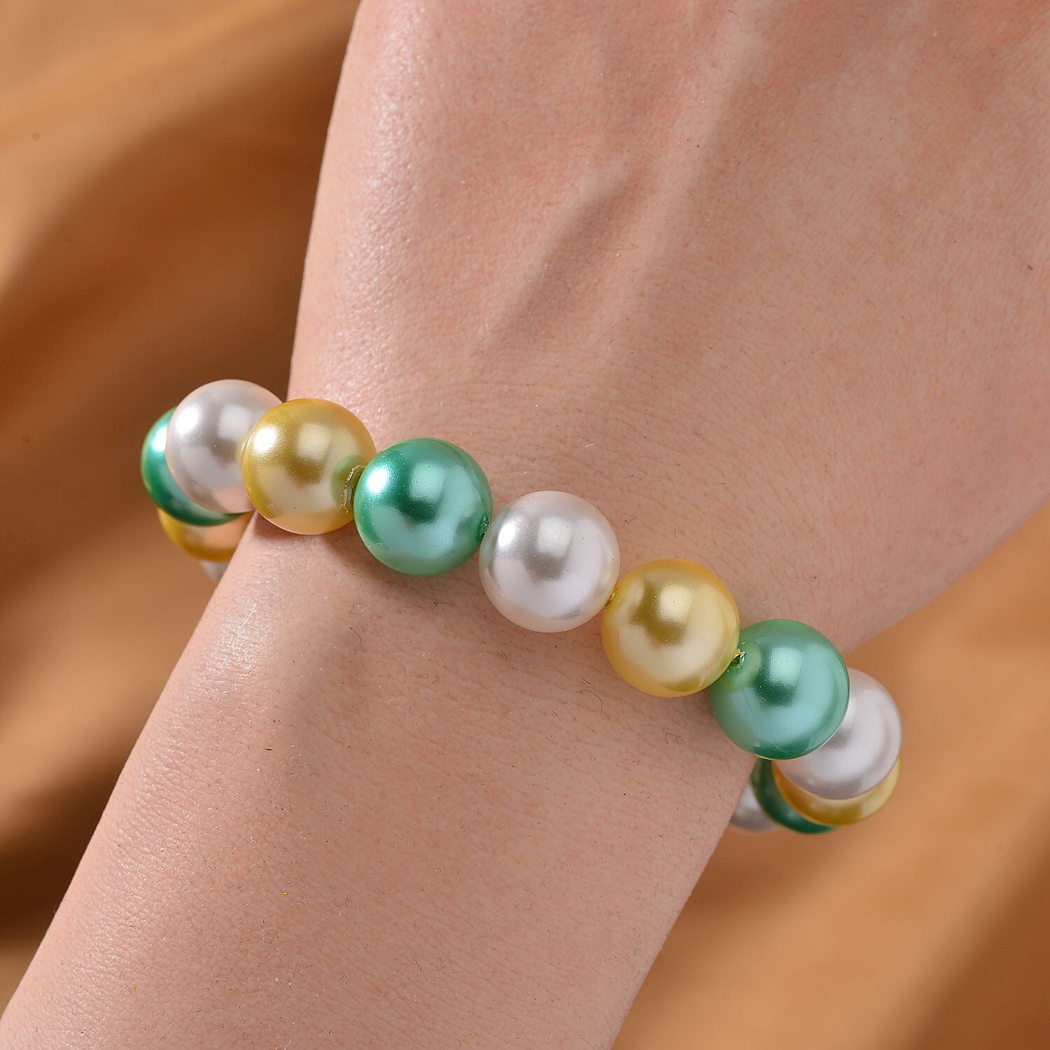 Multi Color Shell Pearl Stone Bracelet (Size 7.5 Stretchable) 190.00 Ct.