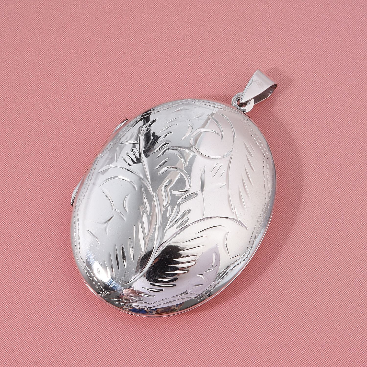 Sterling Silver Large Locket Pendant 13.40 Gms.