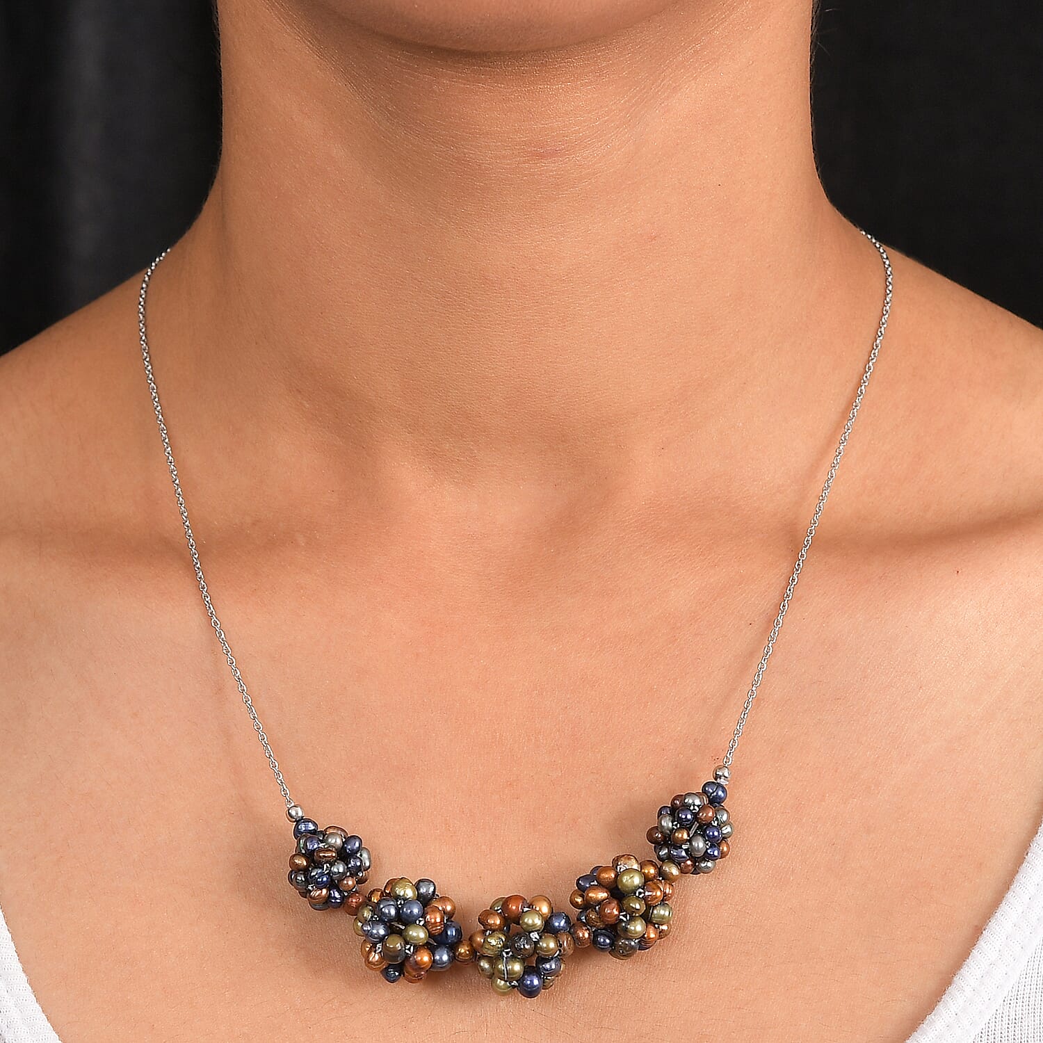 Peacock Dyed Pearl Necklace (Size - 20) with Lobster Clasp in Rhodium Overlay Sterling Silver 75.00 Ct.