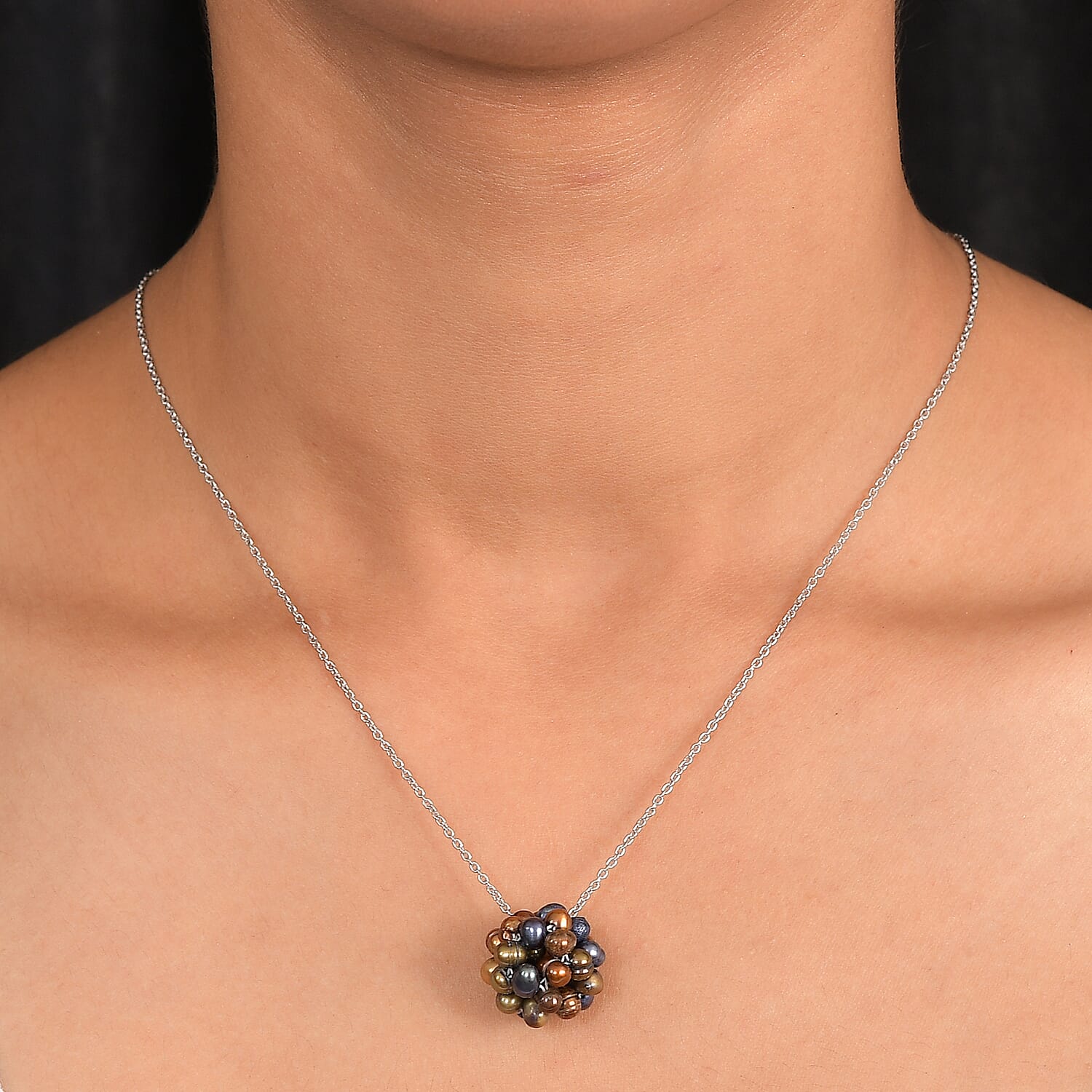 Peacock Dyed Pearl Necklace (Size - 20) with Lobster Clasp in Rhodium Overlay Sterling Silver 18.00 Ct.