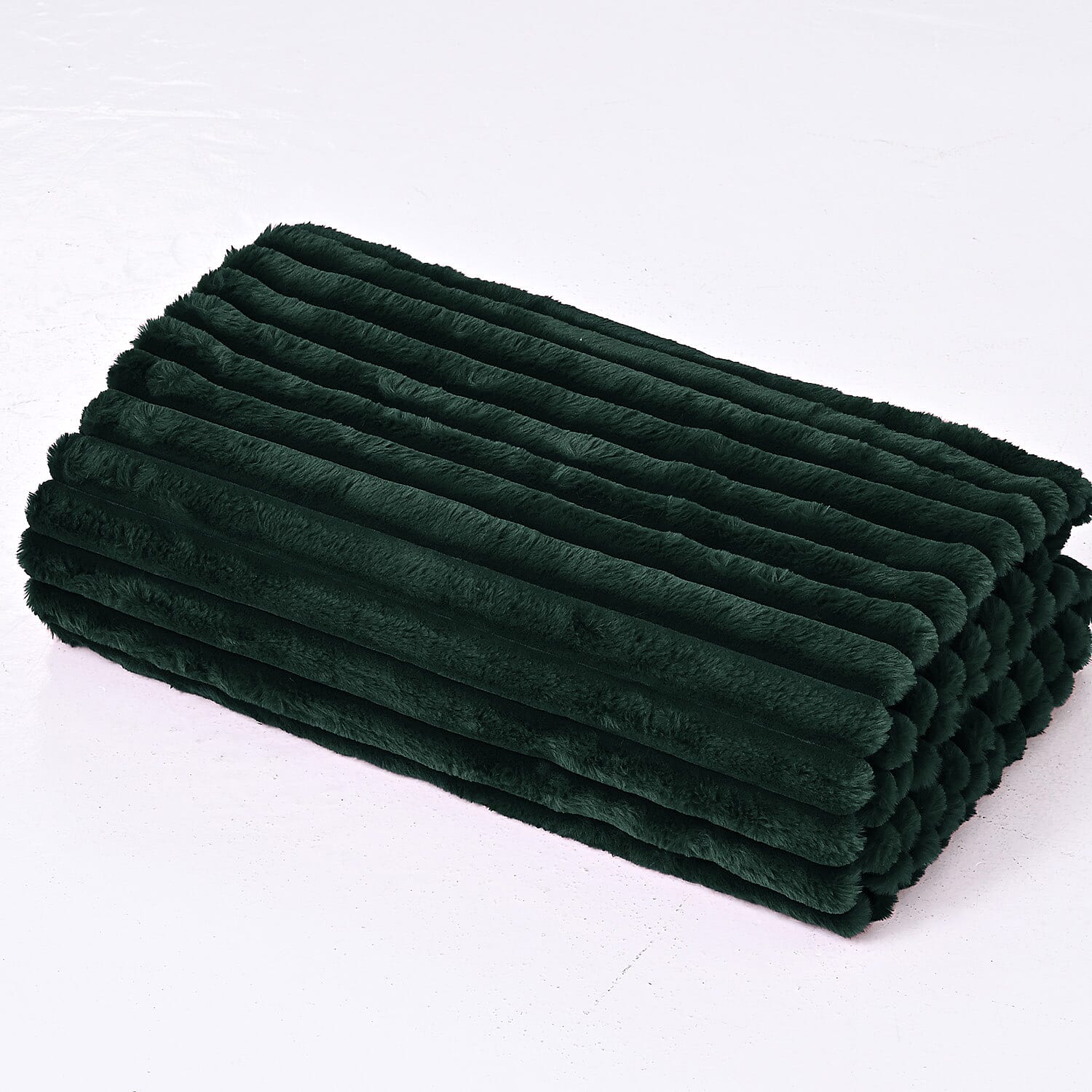 THE DEFINITION OF OPTIMUM LUXURY - HUSH HAVEN Opulent High End Double Layer Rich Faux Fur Blanket 520 GSM (200 x 165 cm) - Forest green
