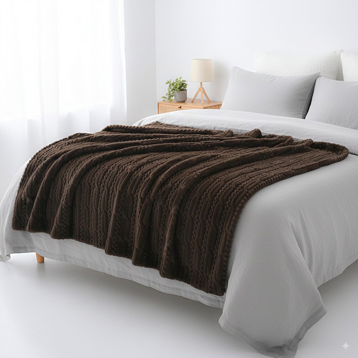 THE OPULENT LUXURY - HUSH HAVEN Ultra Soft - Warm Sumptuous Double Layer Sherpa Faux Fur Blanket 680 GSM (180 x 150 cm)- Dark Brown