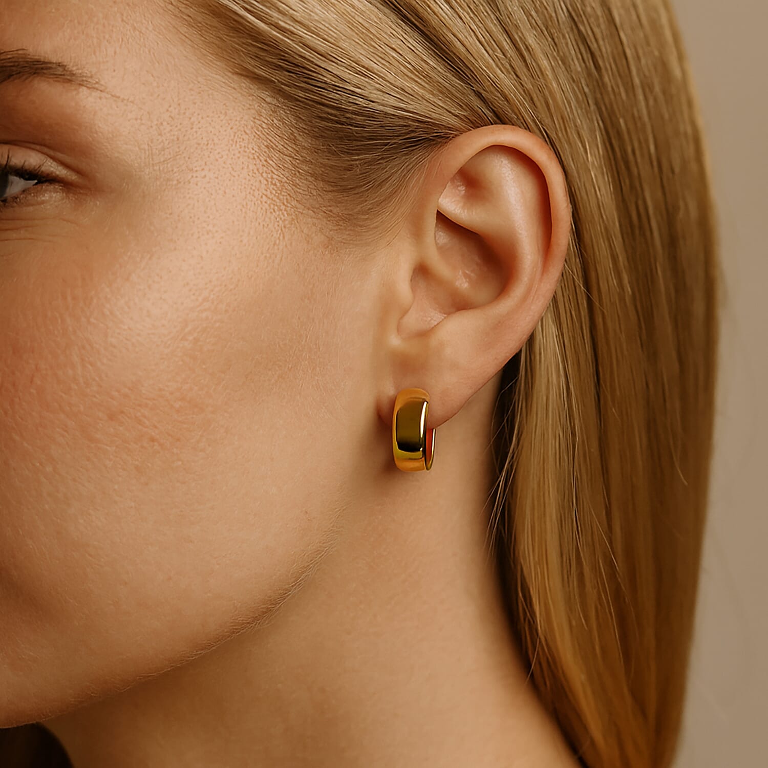 Earring with Hoop in Yellow Gold Plated