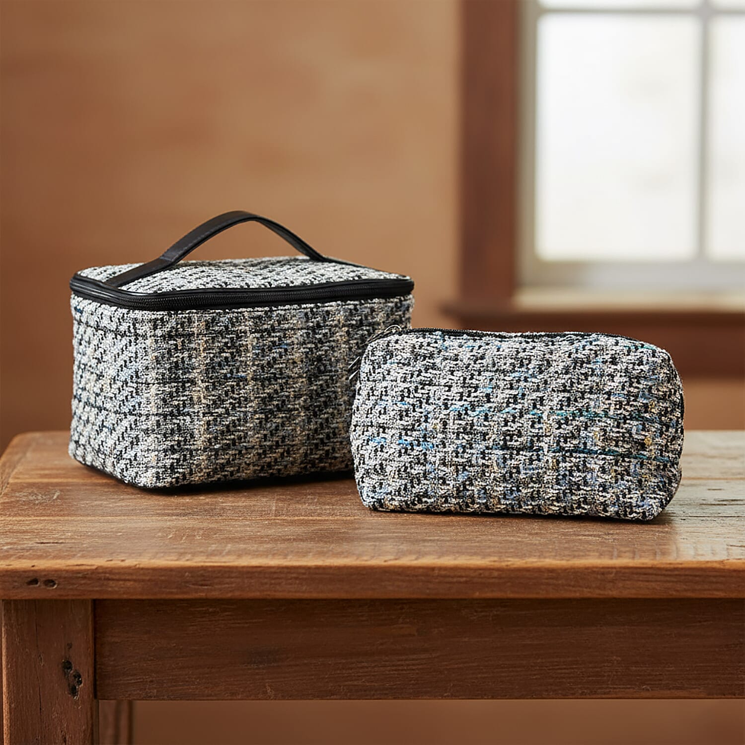 Set of 2 Woven Pattern Cosmetic Bags - White & Black