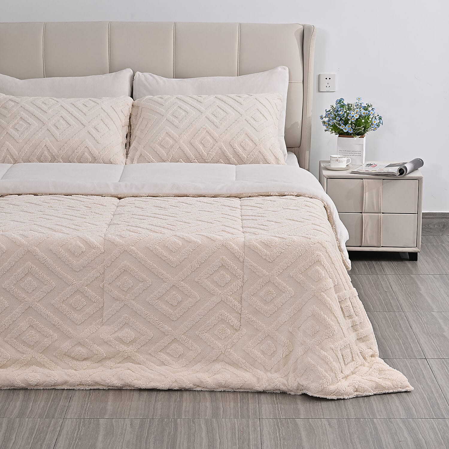 Super Soft Teddy Fleece Hush Haven 6 Piece Comforter Set Includes 2 Taffeta Jacquard Pillowcases and 2 Crystal Velvet Pillowcases Fitted Sheet