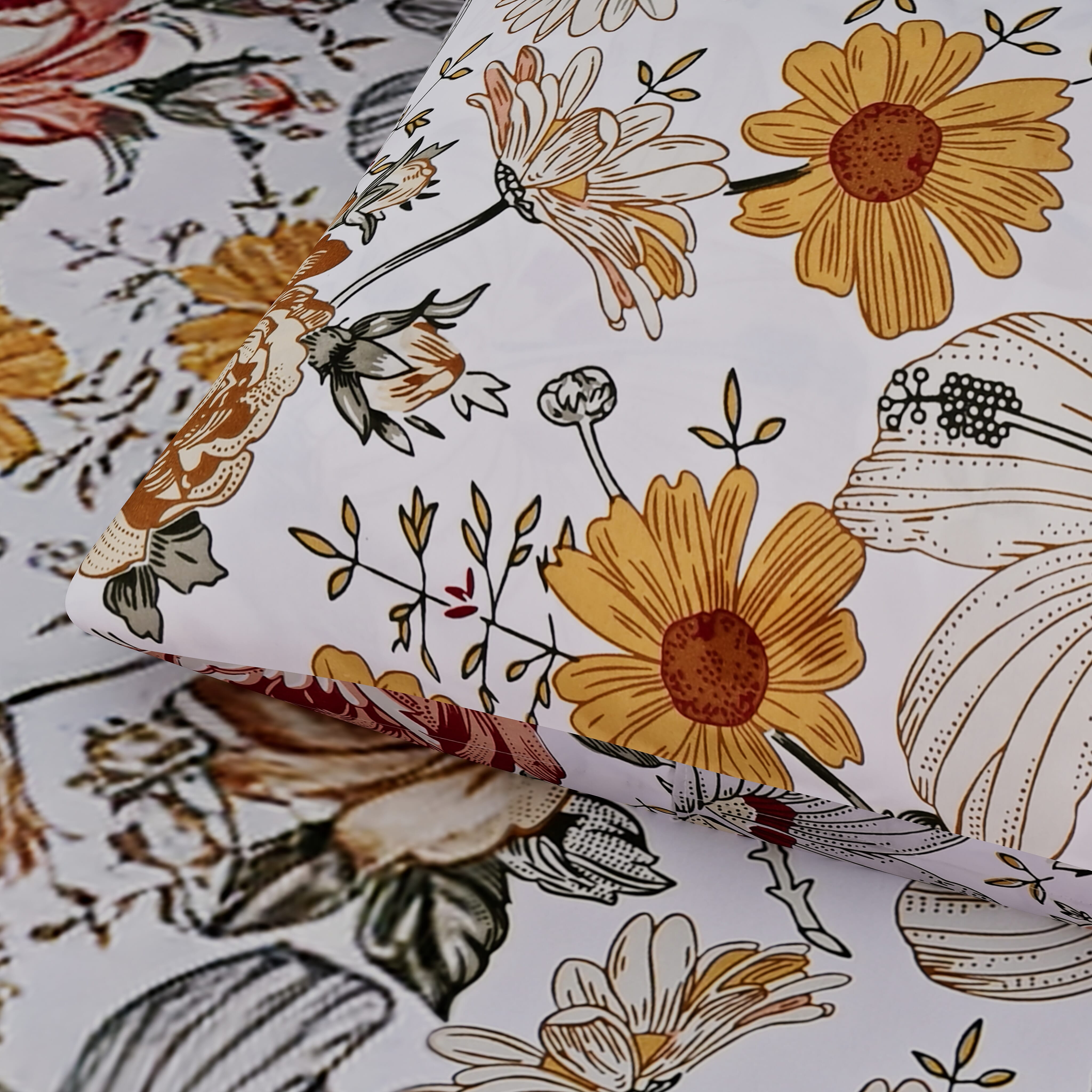 Hush Haven 6 Piece Digital Floral Print Duvet Cover Set - Inc. 1 Duvet Cover, 1 Fitted Sheet with 2 Housewife - 2 Oxford Pillowcases (Double) - Cream