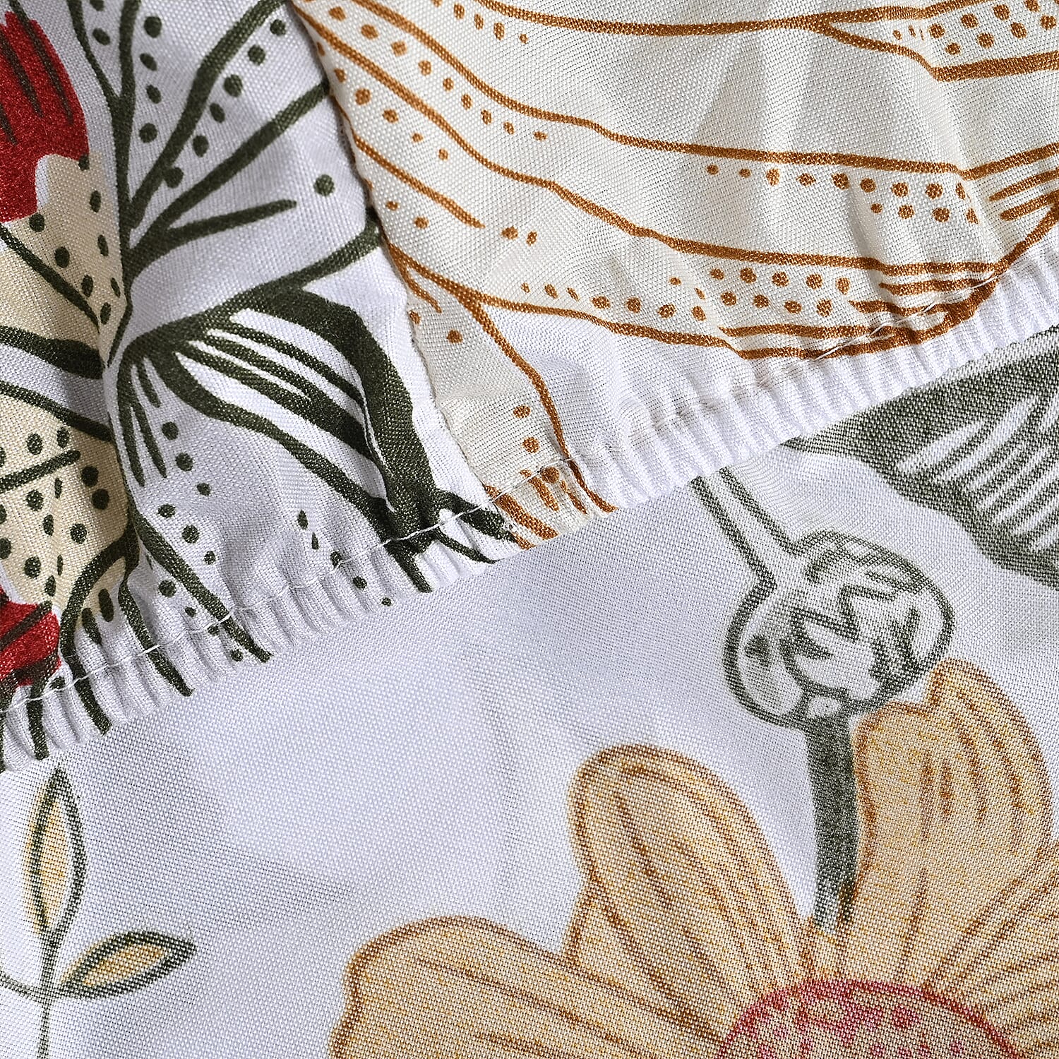 Hush Haven 6 Piece Digital Floral Print Duvet Cover Set - Inc. 1 Duvet Cover, 1 Fitted Sheet with 2 Housewife - 2 Oxford Pillowcases (Double) - Cream