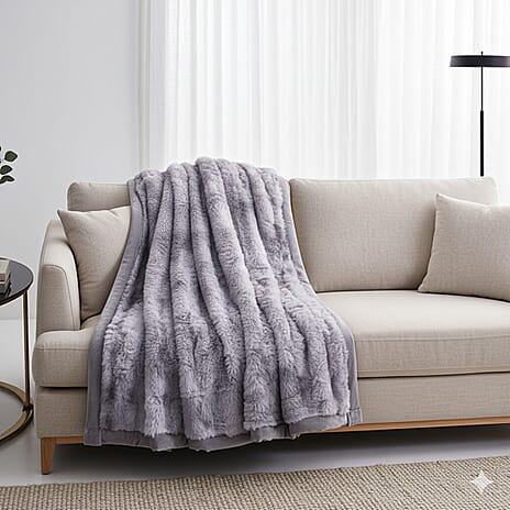 THE MOST LUXURIOUS BLANKET AT IW -- HUSH HAVEN Luxury Faux Fur Blanket with Border 600 GSM (150 x 200 cm) - Grey