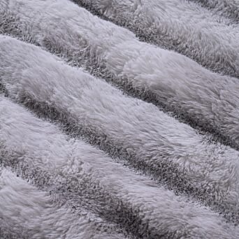 https://tjcuk.sirv.com/Products/81/9/8198365/THE-MOST-LUXURIOUS-BLANKET-AT-IW-HUSH-HAVEN-Luxury-Faux-Fur-Blanket-wi_8198365_3.jpg?w=342&h=342