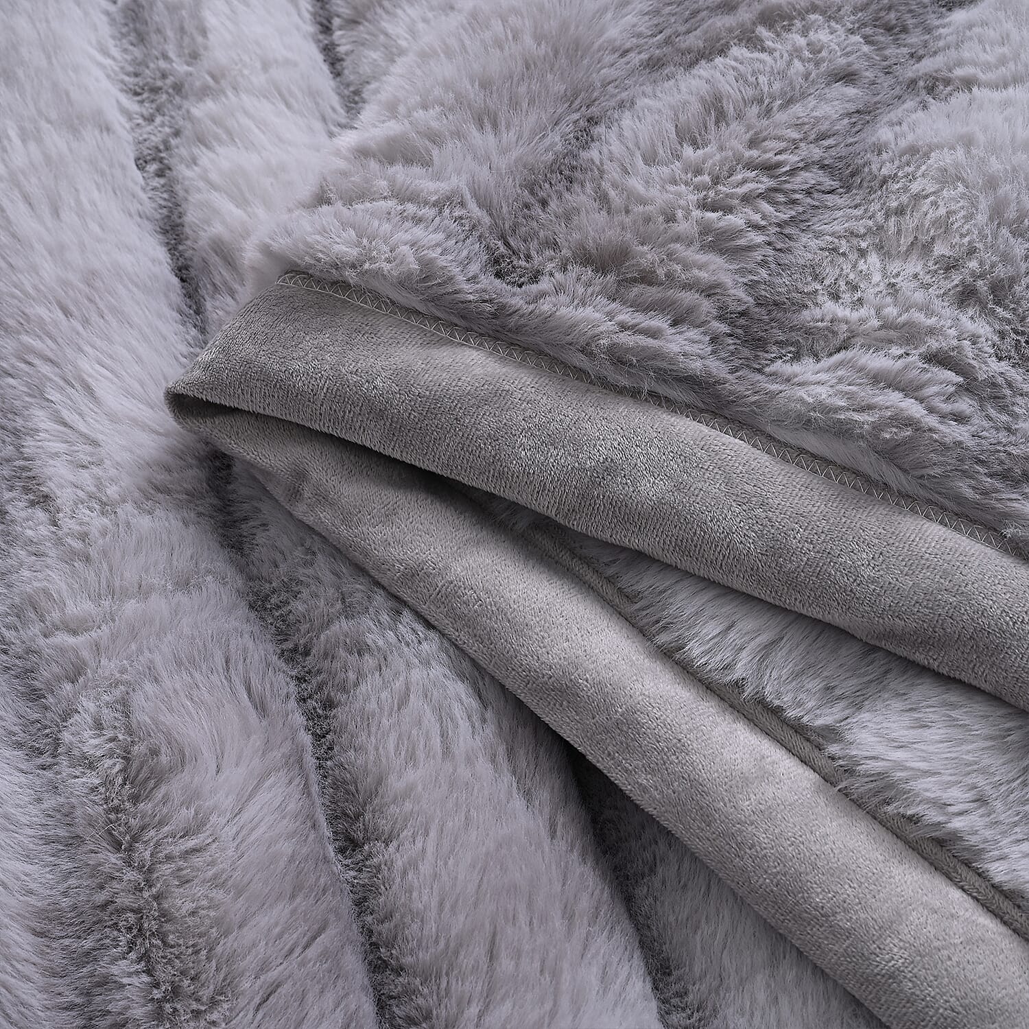 THE MOST LUXURIOUS BLANKET AT IW -- HUSH HAVEN Luxury Faux Fur Blanket with Border 600 GSM (150 x 200 cm) - Grey