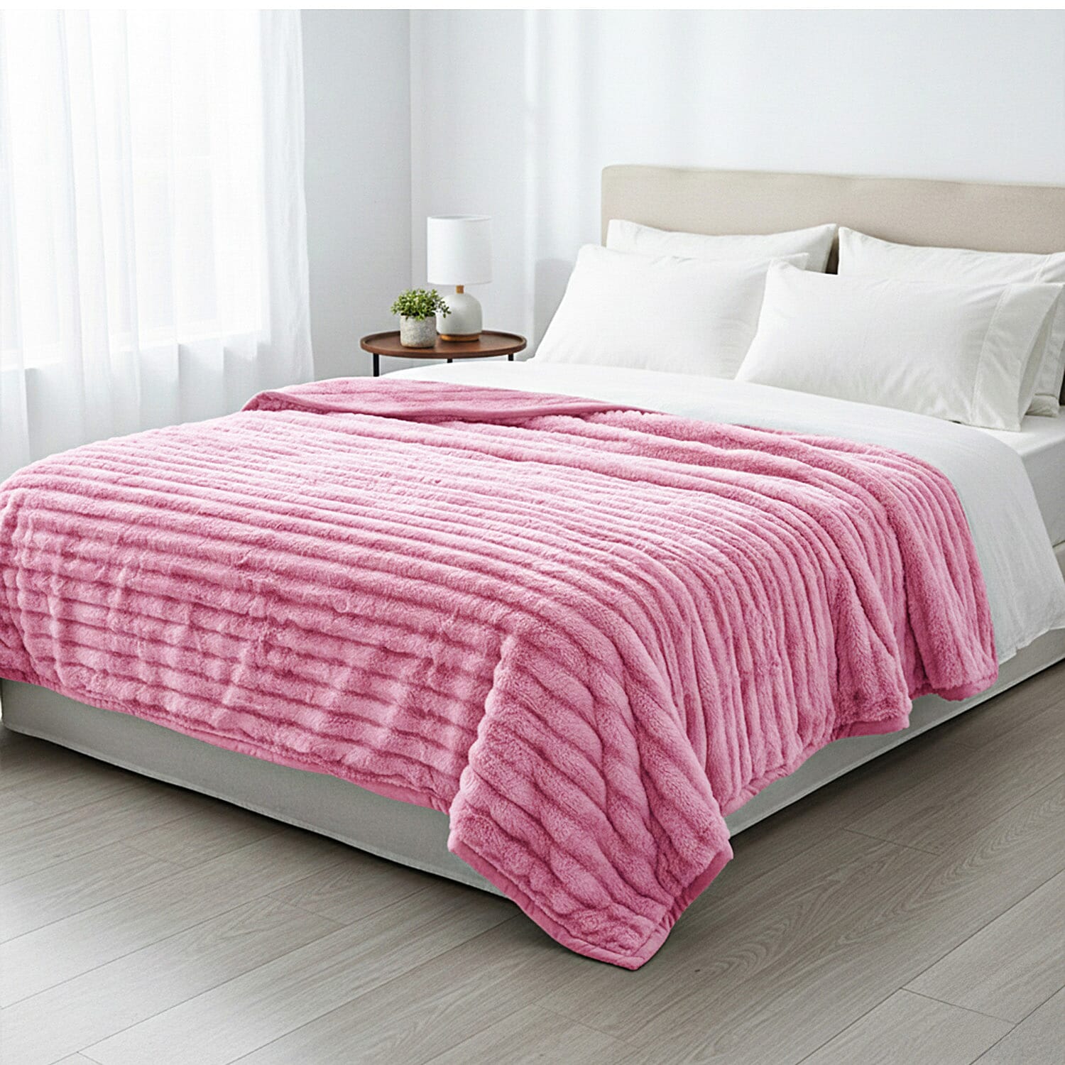 HUSH HAVEN Luxury Faux Fur Blanket with Border 600 GSM (150 x 200 cm) - Pink