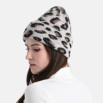 https://tjcuk.sirv.com/Products/82/0/8203562/Leopard-Pattern-Beanie-Hat-26-x-22-CM-Light-Brown_8203562_3.jpg?w=342&h=342