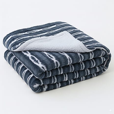 Sumptuously Super Soft Double Layered Sherpa Super Large Faux Rabbit Fur Blanket 680 GSM (200 x 150 cm) - Light Blue & White