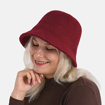 https://tjcuk.sirv.com/Products/82/0/8205133/Wool-Patterned-Hat-Cap-and-Earmuff-Size-1x21-cm-Red-Grey_8205133_2.jpg?w=342&h=342