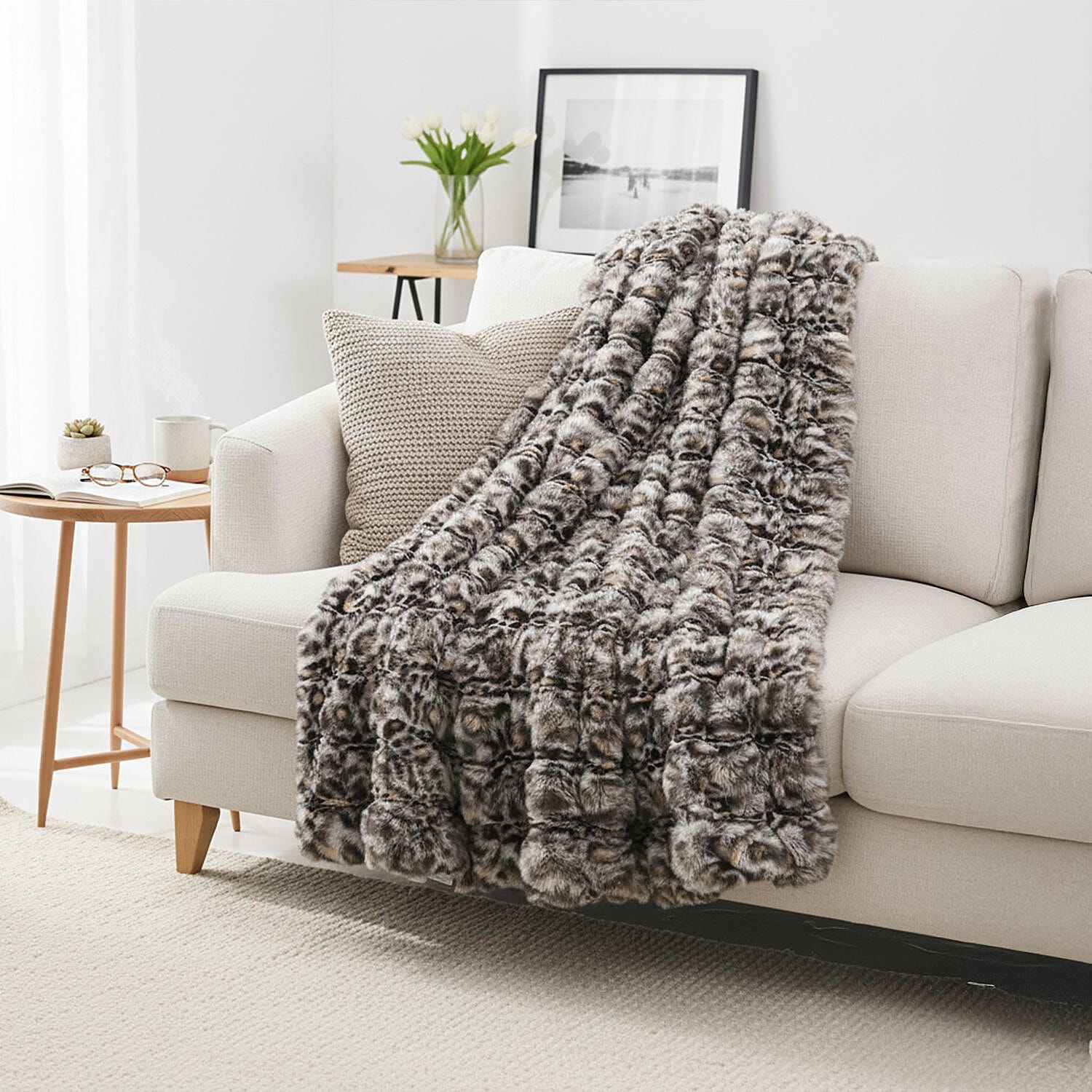 The Epitome Of Luxury - Sumptuously Super Soft Faux Rabbit Fur Double Layered Super Large Blanket 790 GSM (200 x 150 cm) - Grey