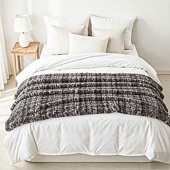 https://tjcuk.sirv.com/Products/82/0/8206598/LIVMORE-Patterned-Blanket-Size-150x1-cm-Black_8206598_1.jpg?w=342&h=342