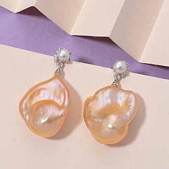 https://tjcuk.sirv.com/Products/82/1/8216981/Peach-Fresh-Water-Pearl-Moissanite-Fresh-Water-Pearl-Fancy-Earring-in-_8216981_1.jpg?w=342&h=342
