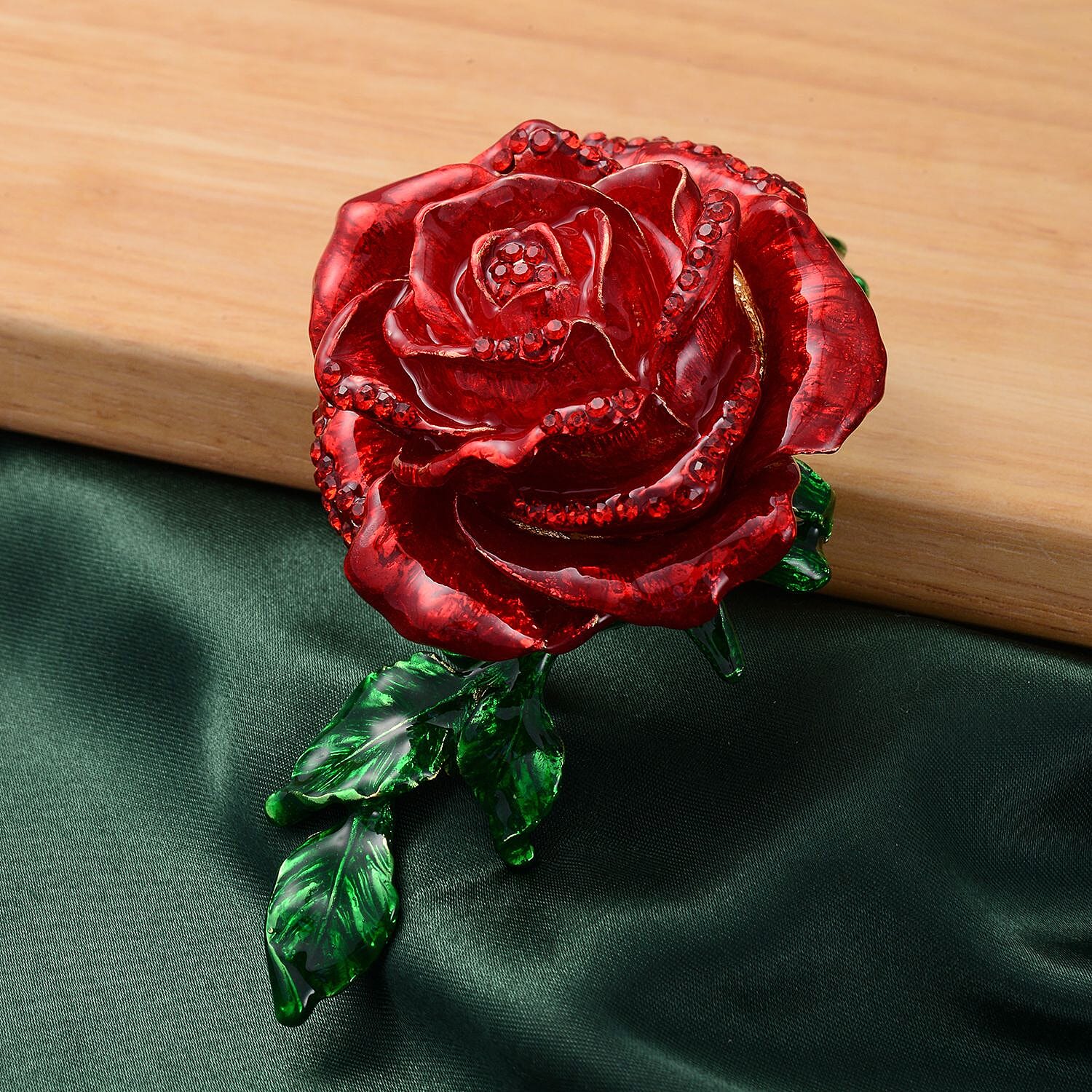 Red Austrian Crystal Enameled Rose Trinket Box with Magnetic Lock in Goldtone (Size 9x5x4 cm)