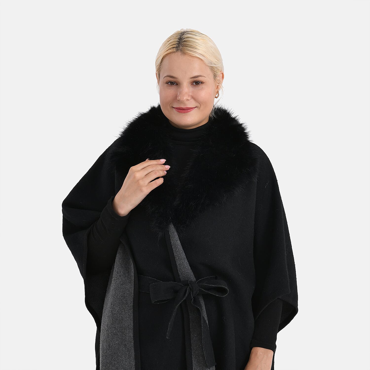 LA MAREY Signature Faux Fur Batwing Poncho (120x70 cm) - Black