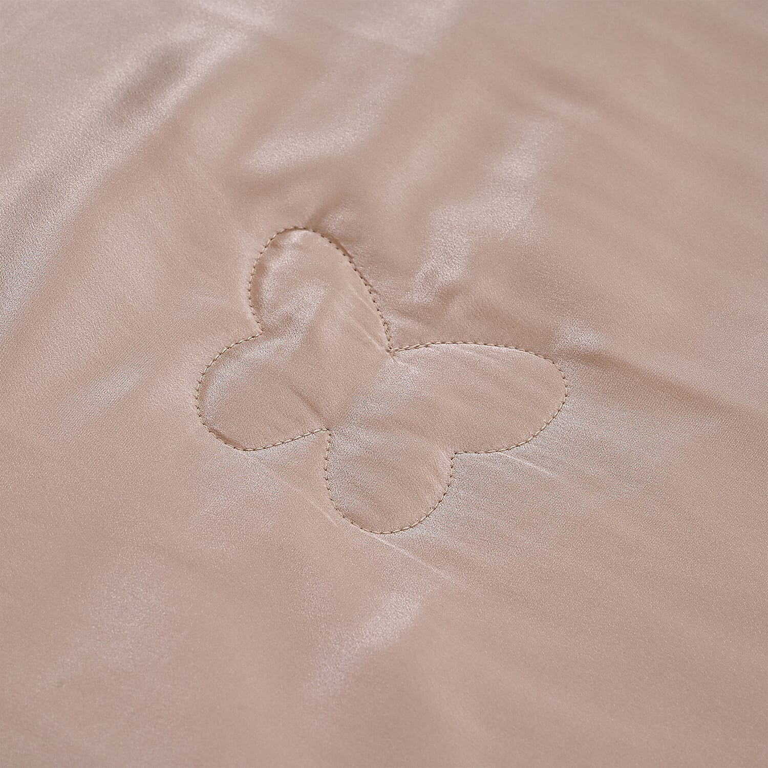 100% Mulberry Silk Quilt with Butterfly Quilting