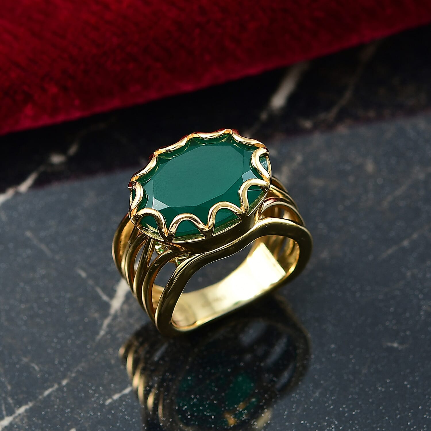 EverTrue Verde Onyx Solitaire Ring in 14K Yellow Gold Plating Sterling Silver 7.59 Ct, Silver Wt. 6.10 Gms.