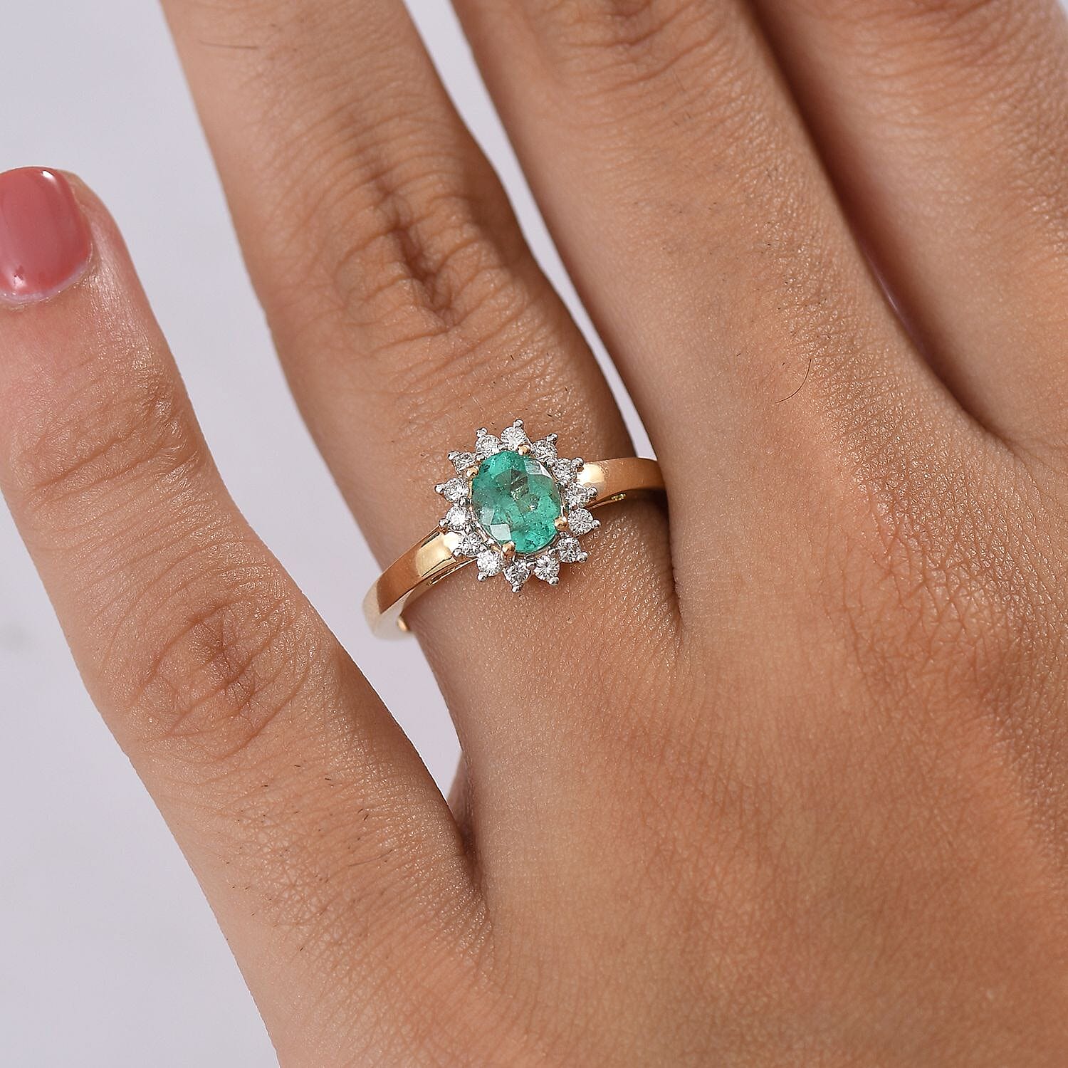 Luxuriant 14K Yellow Gold AAA Colombian Emerald & Lab Grown Diamond (VS-EF) Ring 1.00 Ct.