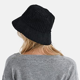 https://tjcuk.sirv.com/Products/82/2/8227982/Patterned-Hat-Cap-and-Earmuff-Size-58x1-cm-Black_8227982_2.jpg?w=342&h=342
