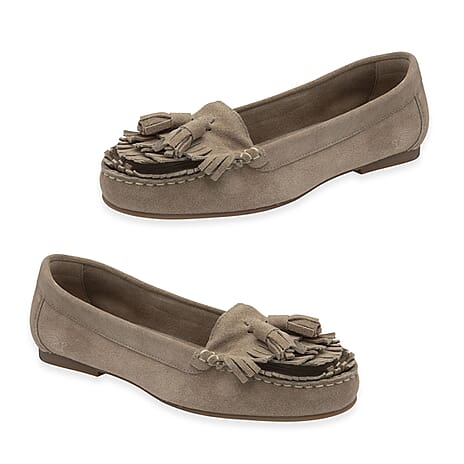 Ravel Atley Womens Slip-On Loafers with Tassel Fringe Detail (Size 4) - Taupe
