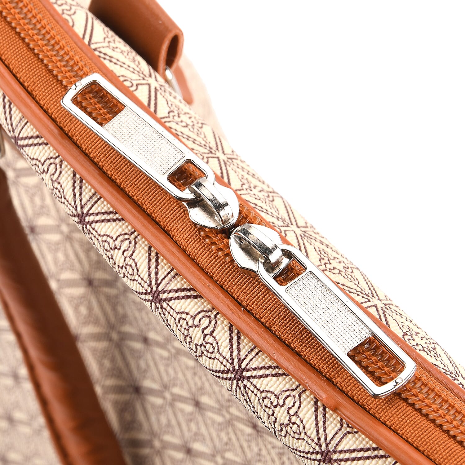 Geometric Pattern Travel Duffle Bag with Shoulder Strap (100 cm) - Yellow