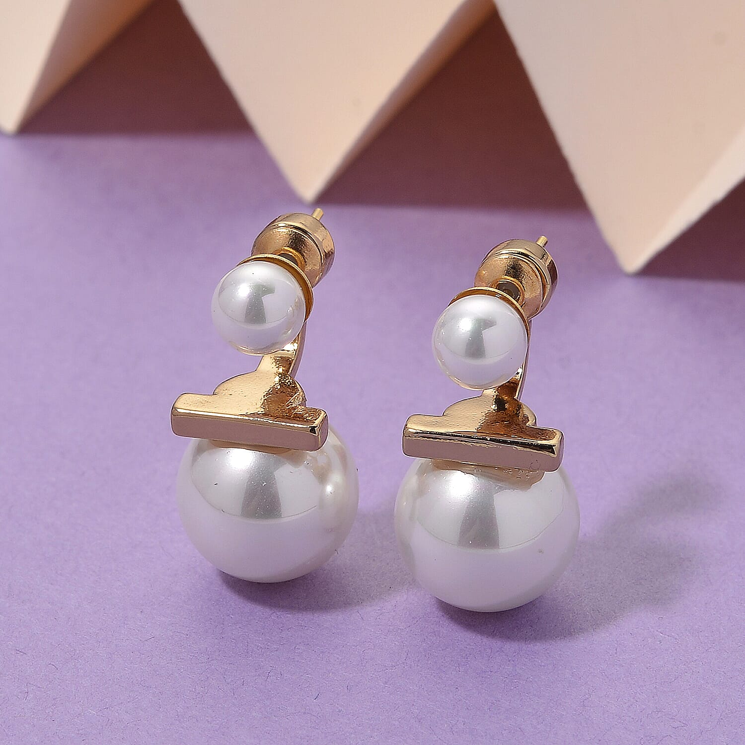 Sleeping Beauty White colour Shell Pearl Beads Earring