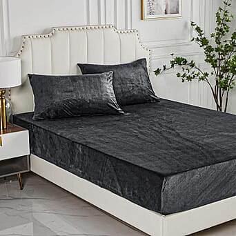 https://tjcuk.sirv.com/Products/82/3/8236155/LIVMORE-3-Piece-Teddy-Flannel-Bedding-Set-inc-Fitted-Sheet-2-Pillowcas_8236155.jpg?w=342&h=342
