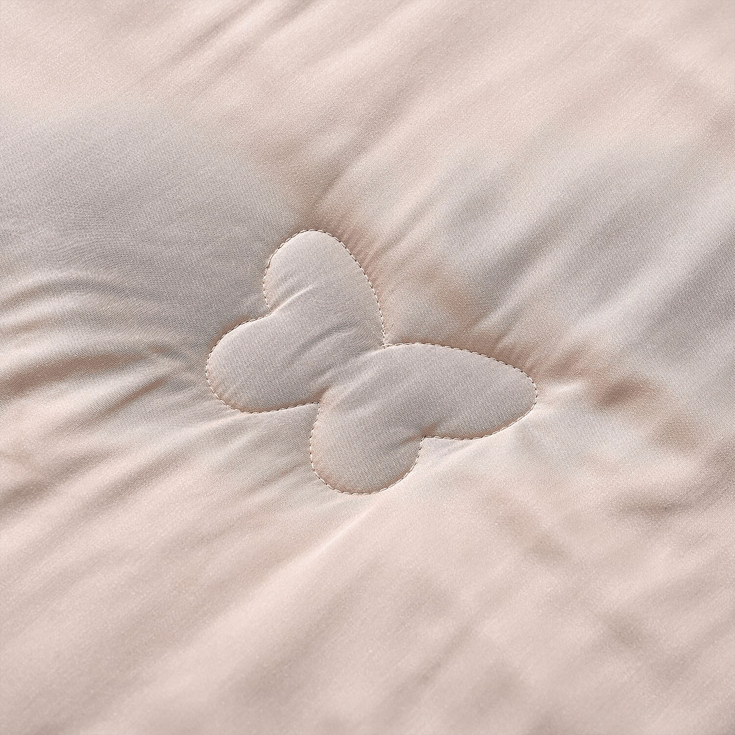 First Time Ever - All Season 100% Mulberry Silk Filled Quilt With 100% Bamboo Cover (Size King, 225 x 220 cm) - Champagne