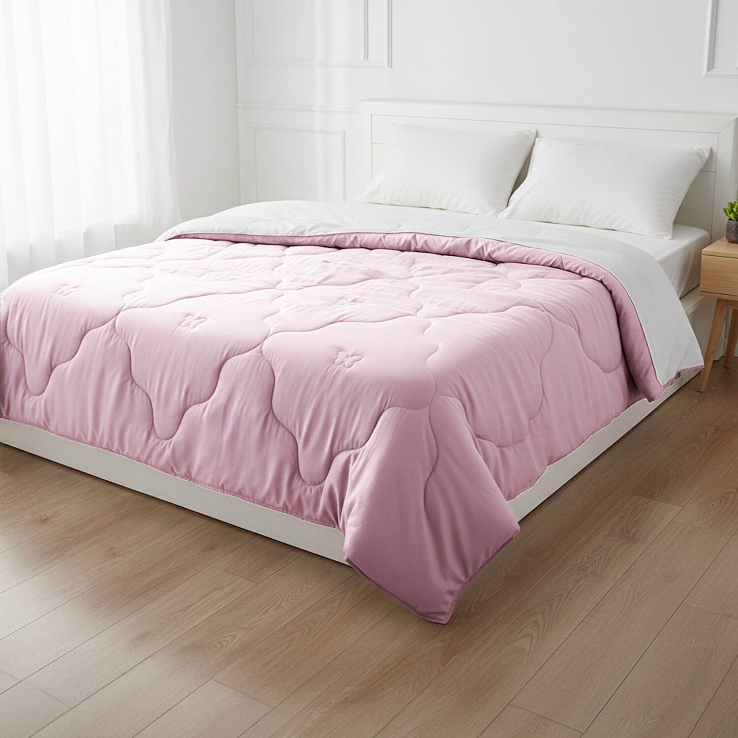 First Time Ever - All Season 100% Mulberry Silk Filled Quilt With 100% Bamboo Cover (Size King, 225 x 220 cm) - Pink